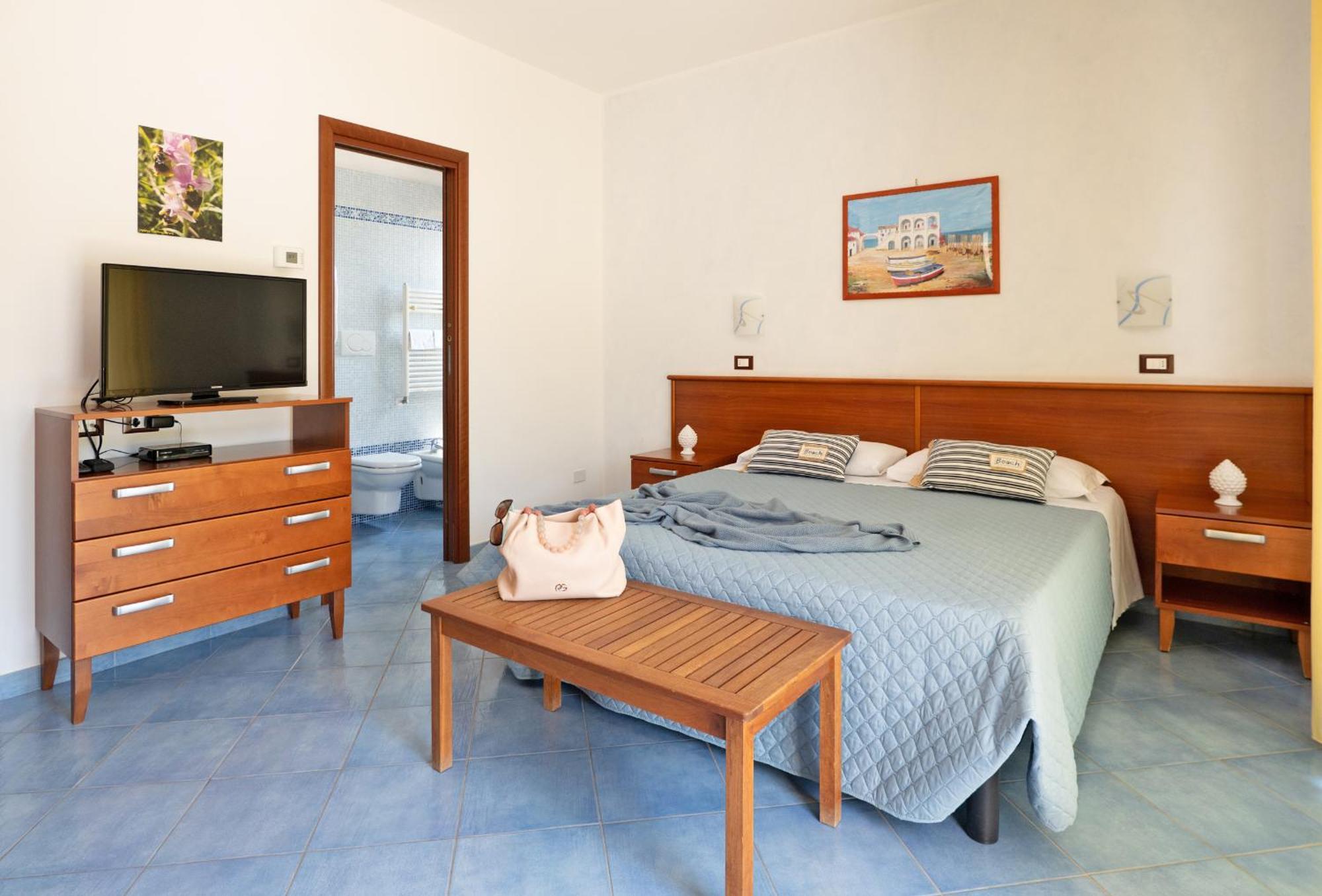Hotel Residence Torre Del Porto Mattinata Cameră foto