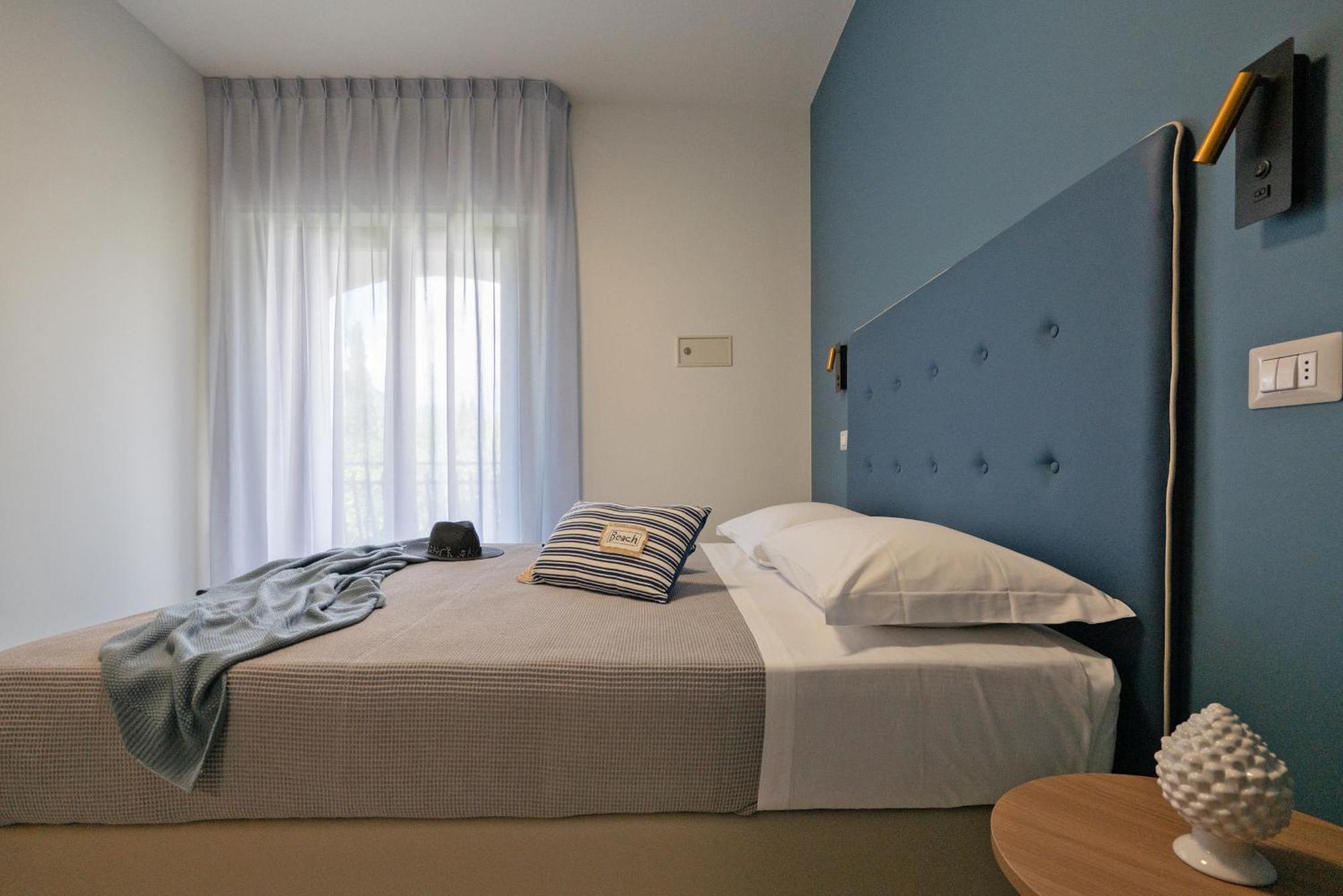 Hotel Residence Torre Del Porto Mattinata Cameră foto